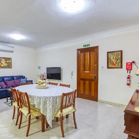 Cosy And Spacious 3br In Bugibba's Heart By 360 Estates *