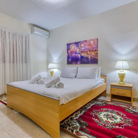 Cosy And Spacious 3br In Bugibba's Heart By 360 Estates アパート