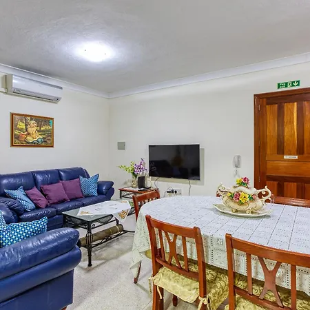 Cosy And Spacious 3br In Bugibba's Heart By 360 Estates セント・ポールズ・ベイ