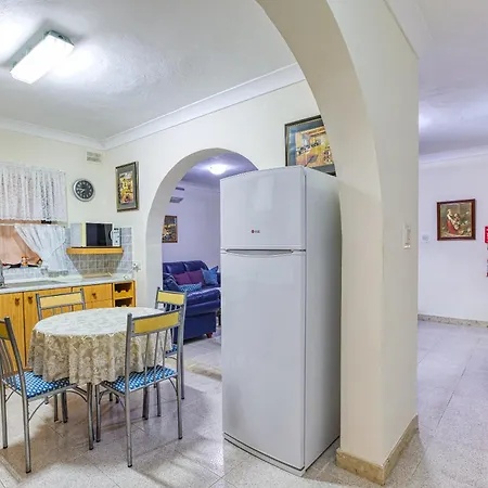 Cosy And Spacious 3br In Bugibba's Heart By 360 Estates *