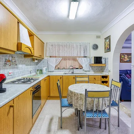 Lägenhet Cosy And Spacious 3br In Bugibba's Heart By 360 Estates *